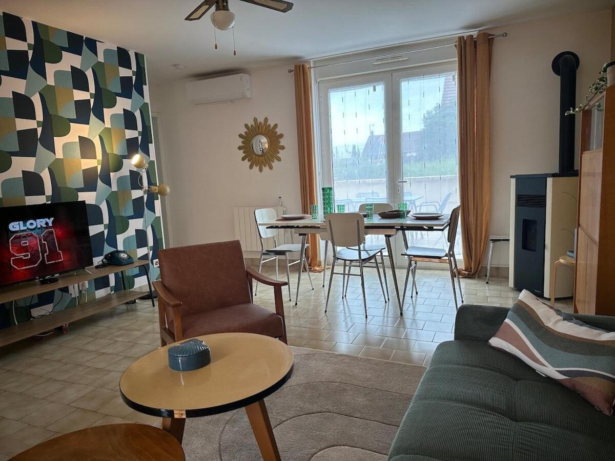Maison Seventies Climatisee, Parking Prive Chablis Bagian luar foto