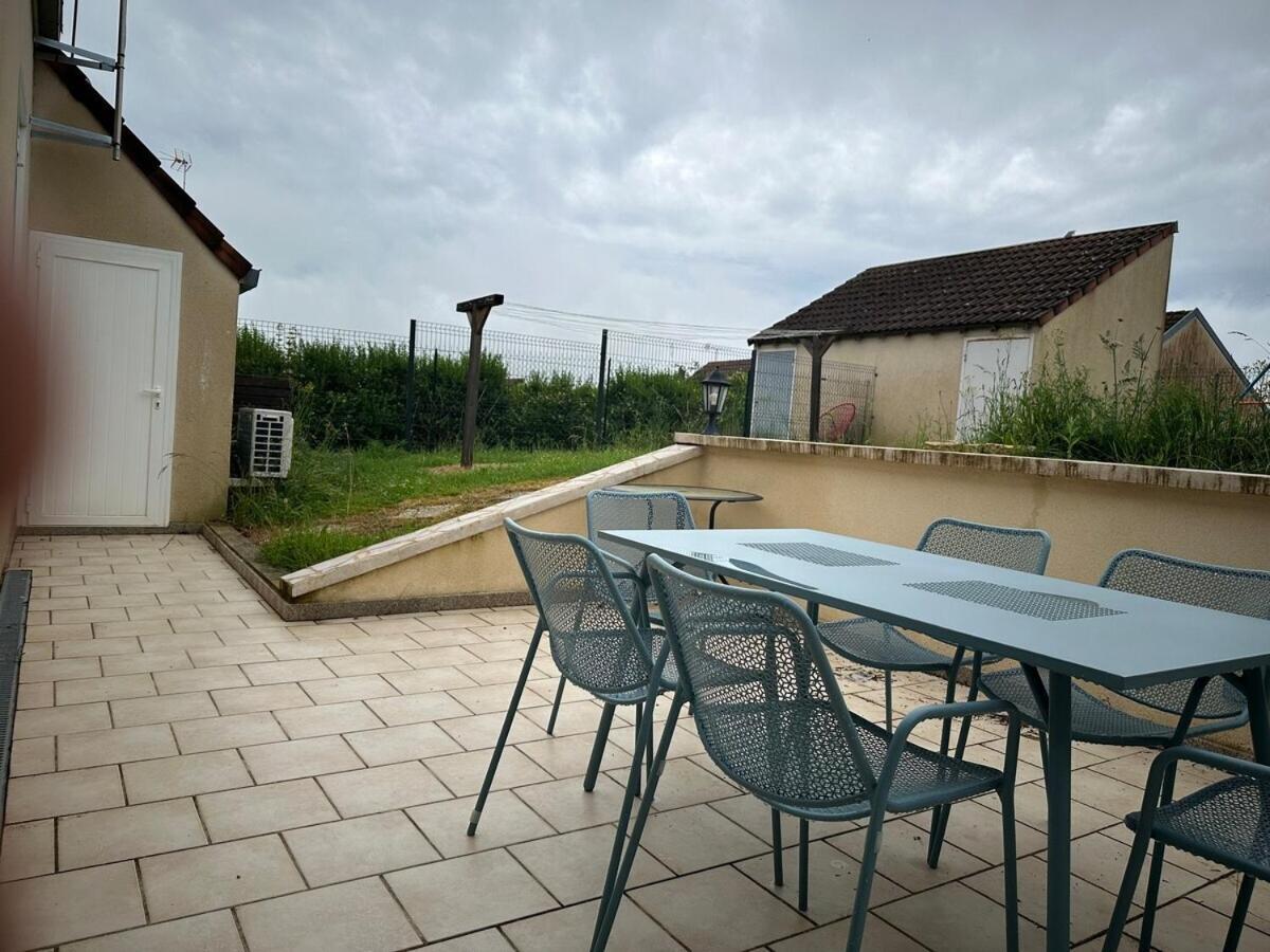 Maison Seventies Climatisee, Parking Prive Chablis Bagian luar foto